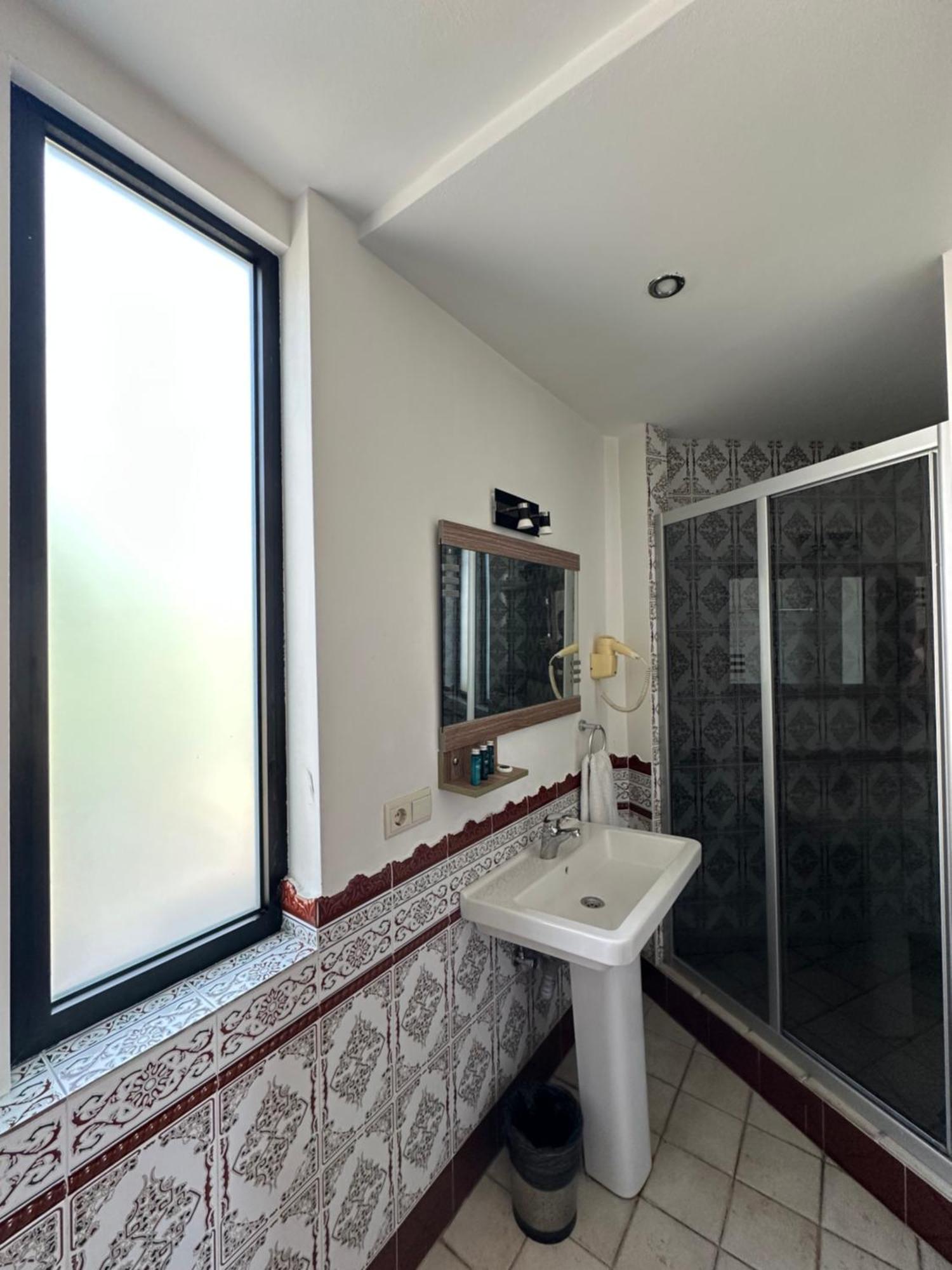 Hotel Beka Palace Тбилиси Экстерьер фото